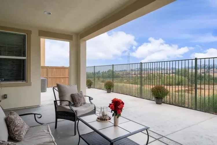 Buy Home in El Dorado Hills with Greenbelt Views and Modern Amenities