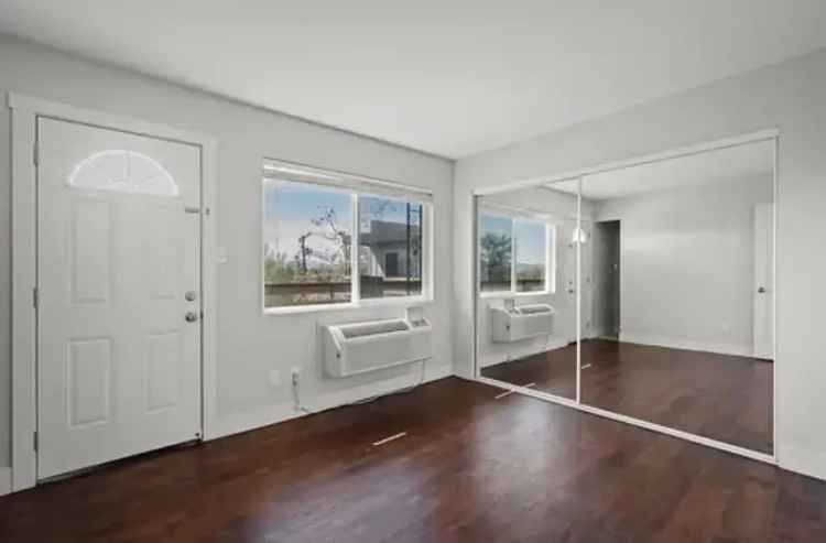 Rent Studio Apartment in Prime Reno Location with Charming Features