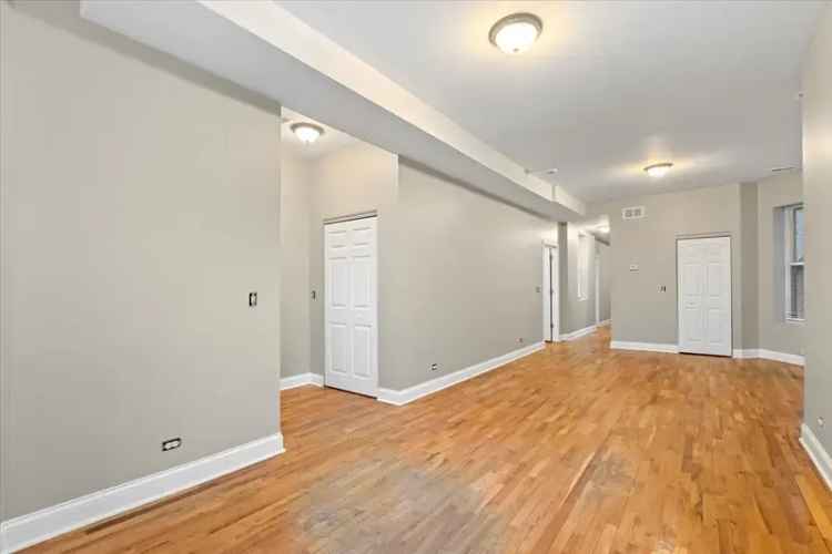 Rent Charming 2 Bedroom Apartment in Jackson Park with Outdoor Space