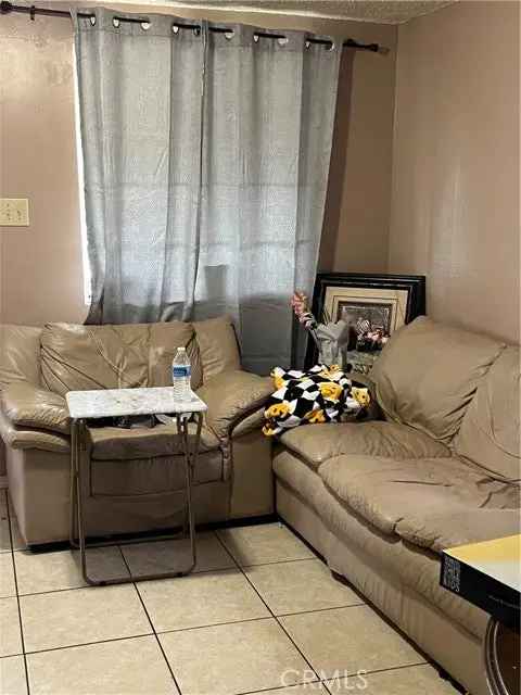 House For Sale in 241, L Street, Bakersfield, California