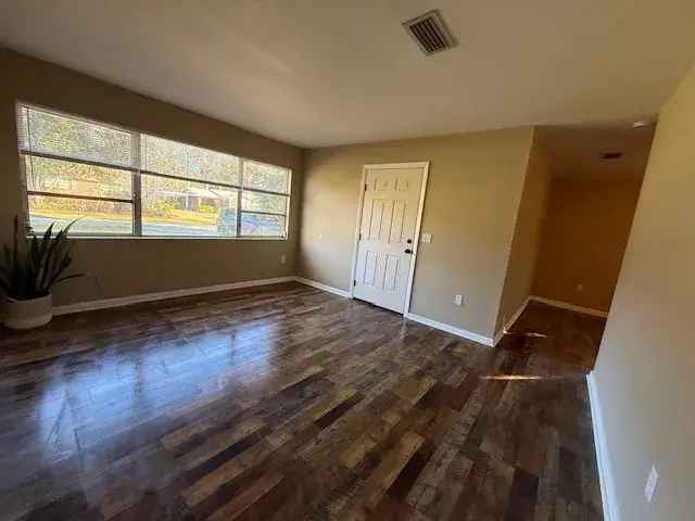 Rent Ranch Style Home in Prime Location Near Hospital and College