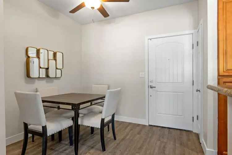 Rent Apartments in North Hollywood with Modern Amenities and Comfort