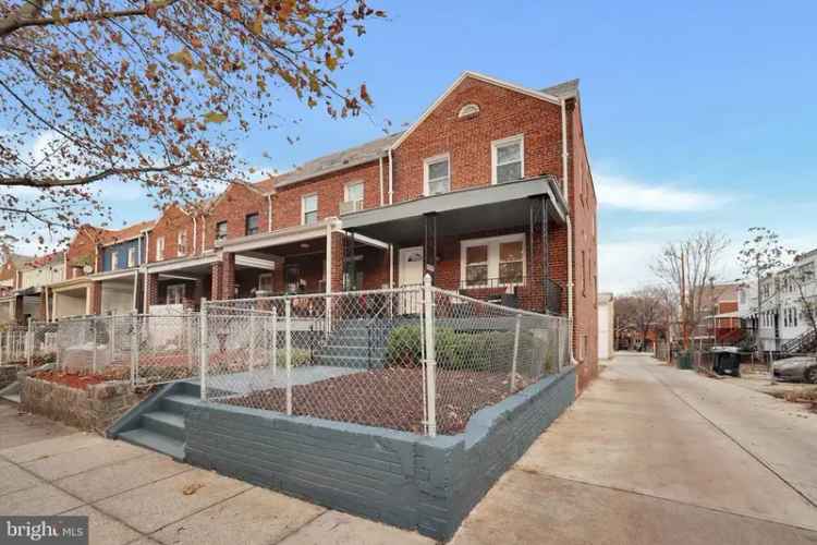 House For Sale in 311, 18th Street Northeast, Washington, District of Columbia