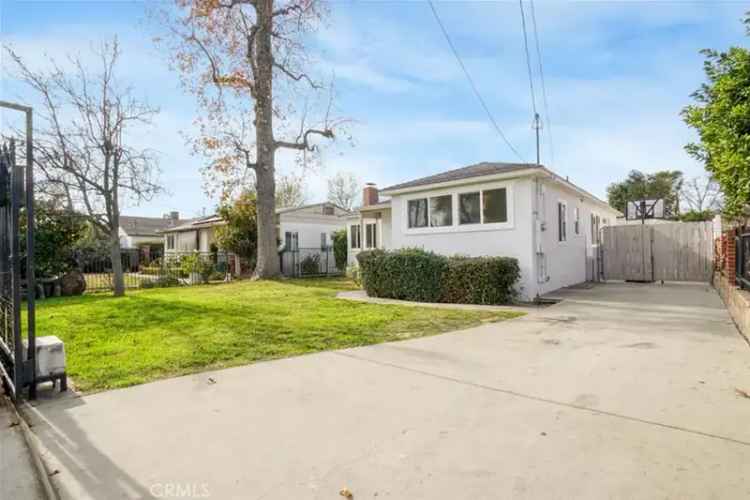 Buy House in Reseda with Dual Living Space and High Rental Potential