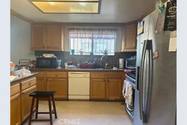 House For Sale in 11342, Strathern Street, Los Angeles, California