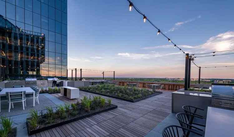 Rent Luxury Apartments in Bethesda with Rooftop Pool and Modern Amenities