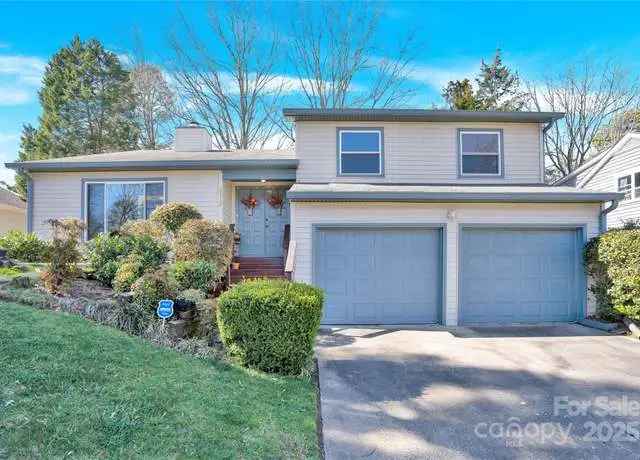 House For Sale in 8210, Mattingridge Drive, Charlotte, North Carolina