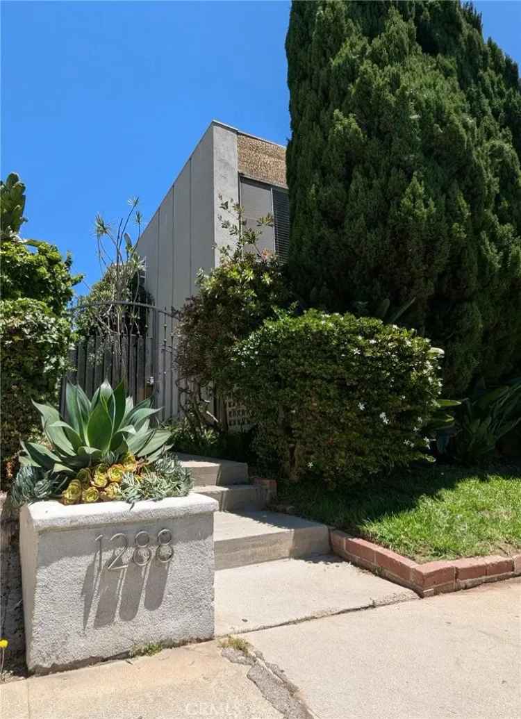 House For Sale in 1288, Barry Avenue, Los Angeles, California