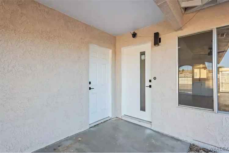 Buy Home with 3 Bedrooms and 2 Bathrooms Near Colorado River