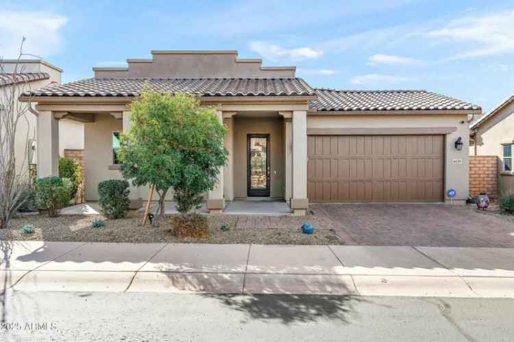 Buy single level home in Casa Montana near Cave Creek with luxurious features