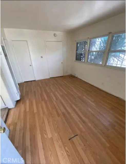 House For Sale in 2312, West Slauson Avenue, Los Angeles, California