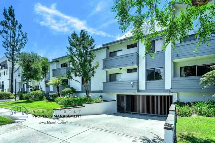 Rent Apartments with 3 Bedrooms and 2 Bathrooms in Studio City