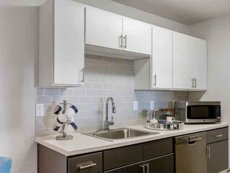 Rent Apartment in Westward Heights with Stunning Finishes and Features