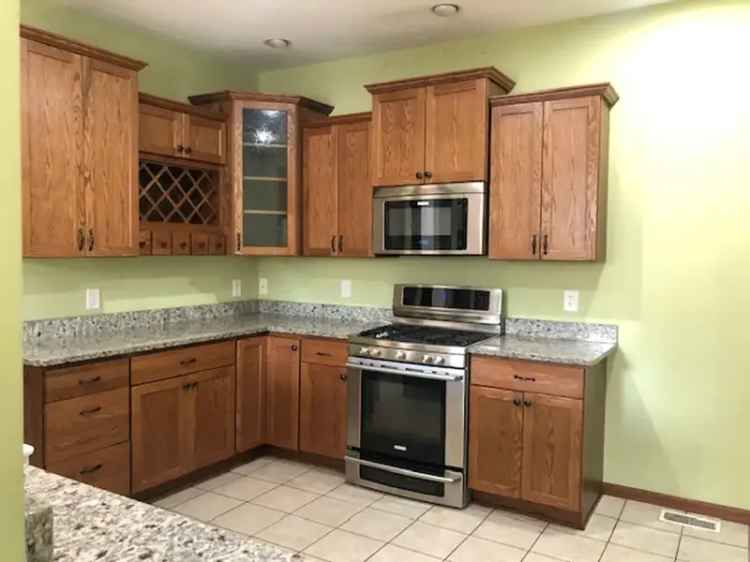 Rent Apartment Unit in Prime Minneapolis Neighborhood for University of Minnesota Students