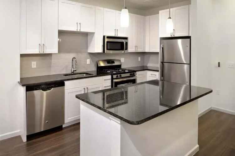 Rent 1 2 3 Bedroom Apartments in Elmsford with Swimming Pool and Gym