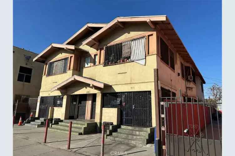 Investment Opportunity Four Units Plus Single Family Residence in a Convenient Location