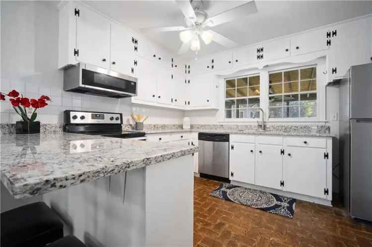 Buy Stunning 3 Bedroom Home in Midtown Mobile Alabama with Modern Features