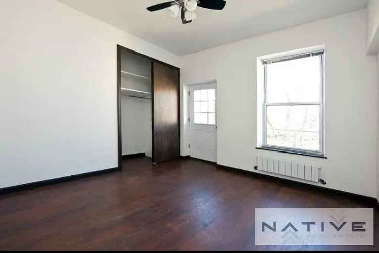 1 Bedroom Apartment for Rent in Greenpoint with Private Balcony and Modern Kitchen