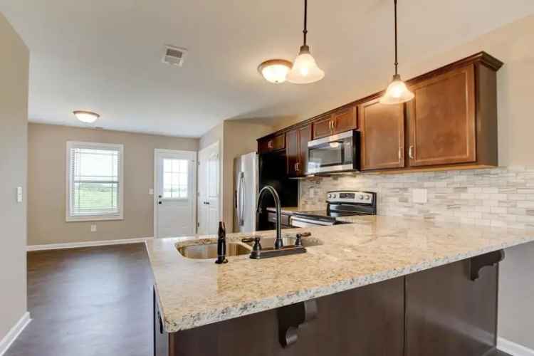 Rent Luxury Apartments in Clarksville with Open Floor Plan and Patio