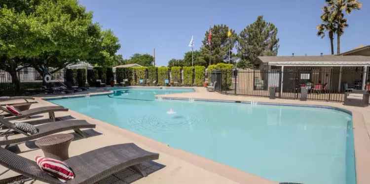 Rent Apartments in Las Cruces with Amenities like Clubhouse and Pool