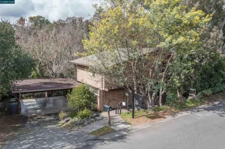 House For Sale in 85, Scenic Drive, Orinda, California