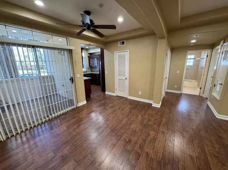 Rent Spacious Newly Renovated Condo in Prime South Bay Location