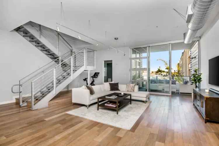 Penthouse Buy in Marina Del Rey with 2 Bedrooms and 3 Patios