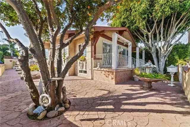 House For Sale in 203, North Mesa Street, Los Angeles, California