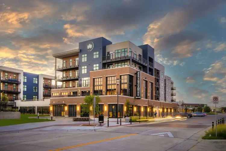 Rent Luxury Apartments with Multi-Level Views in Wichita