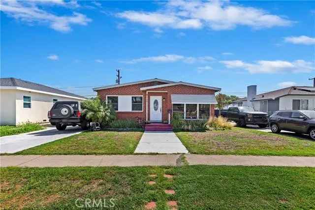 House For Sale in 3108, North Bellflower Boulevard, Long Beach, California