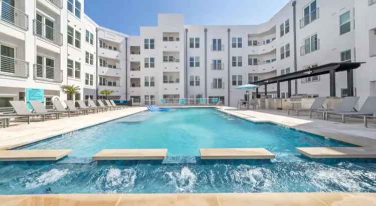 Luxury Apartments for Rent in Corpus Christi with Pool and Fitness Center