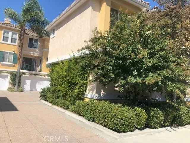 House For Sale in 601-611, Marinella Aisle, Irvine, California