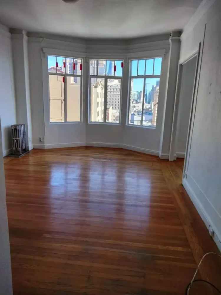 Rent Charming Studio Apartment in San Francisco with Downtown Views