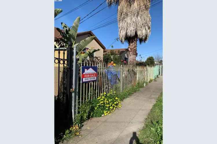 House For Sale in 9425, C Street, Oakland, California