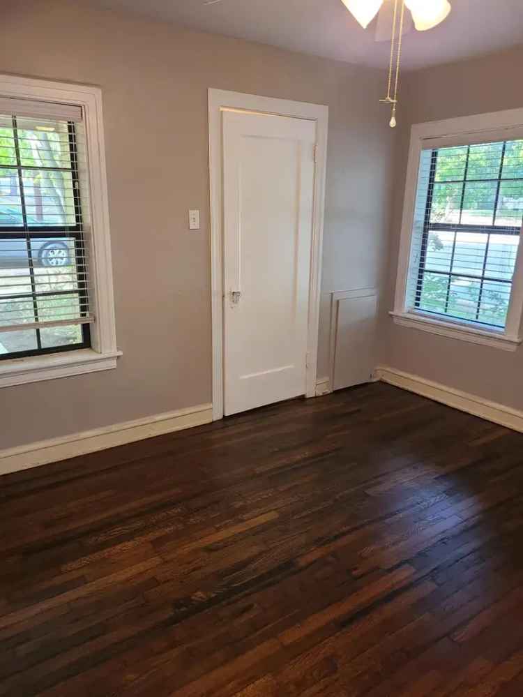 Apartment for Rent in Temple Historic District with Modern Features