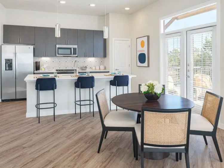 Rent Avalon Townhomes at Bee Cave with Modern Amenities and Private Yard