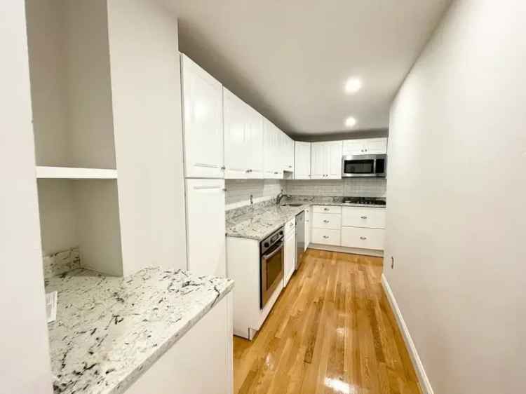 Rent Spacious Duplex Apartment with Modern Features in South Boston