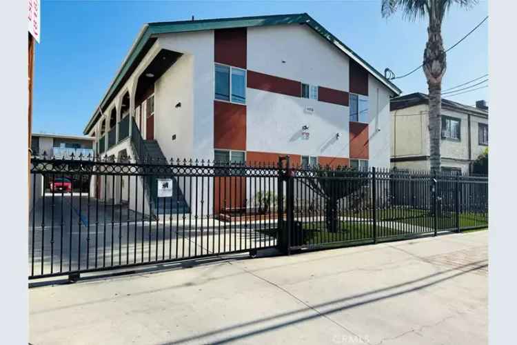 Rent 5 Unit Apartment Building in Canoga Park with Shopping Nearby