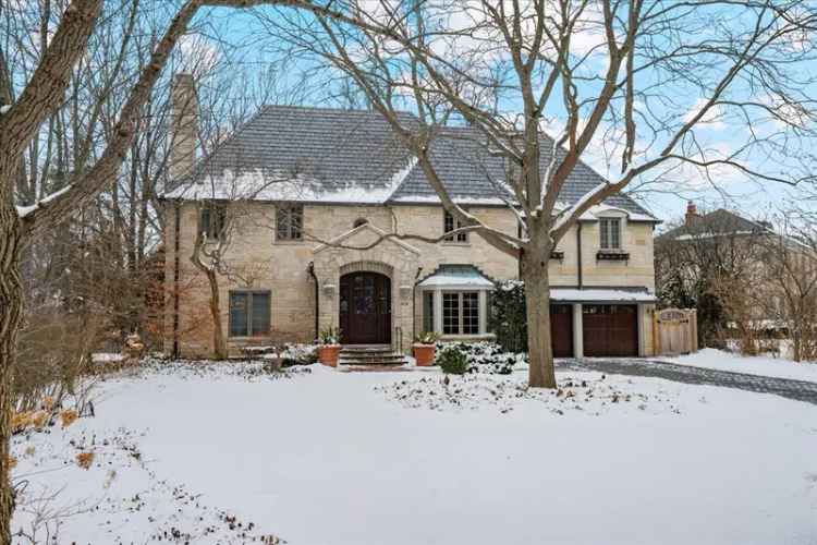 Rent Luxury East Winnetka Home with 6 Bedrooms and Modern Amenities