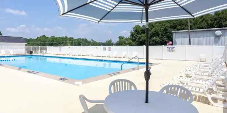 Rent Apartments with Pool and Community Features in Oakwood Forest