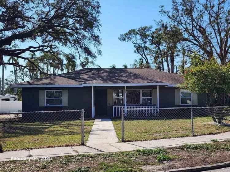 House For Sale in 123, Chauncey Avenue East, Bradenton, Florida