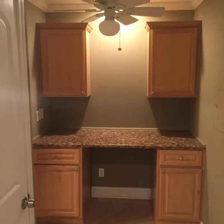 Condo for Rent in Birmingham with Upscale Amenities and Park Access