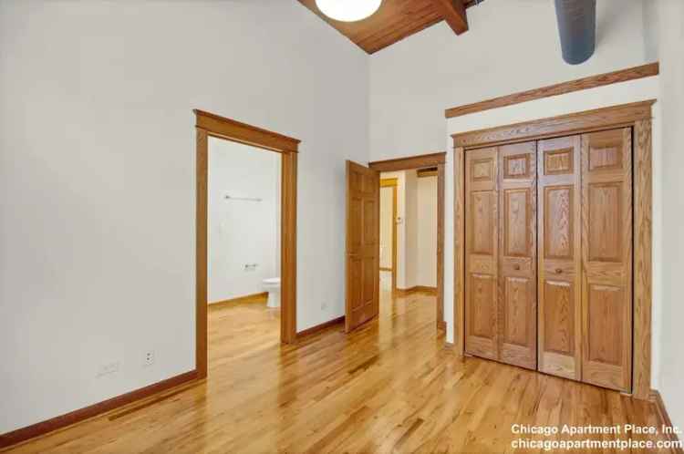 Rent Apartment Unit with Three Bedrooms and Two Baths in Drum House Lofts