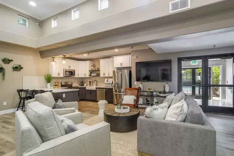 Rent Spacious Apartments with Luxury Amenities in Elk Grove CA