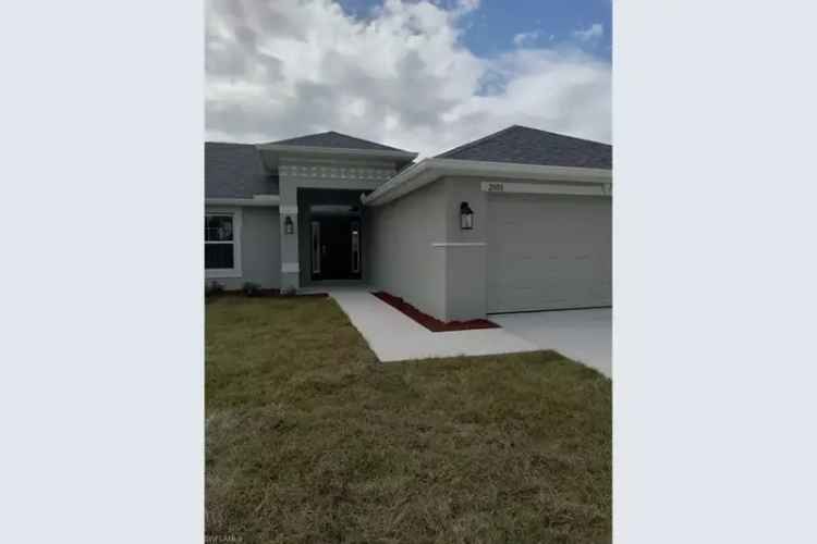 Buy House in Cape Coral with 3 Bedrooms and Stunning Features