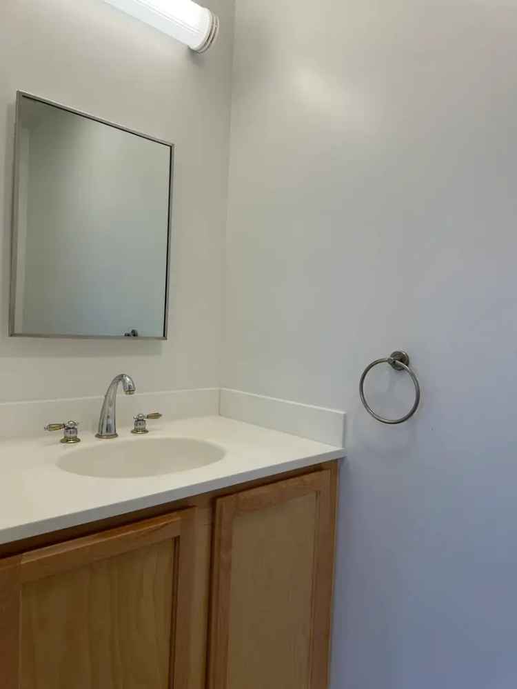 Rent Luxury Apartment 1BR in Madison CT Near Train Station