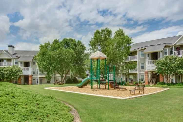 Rent Apartments in Greenville with Luxury Amenities and Southern Charm