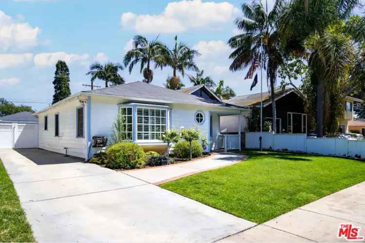 Buy house in Mar Vista with options for move-in ready or building new