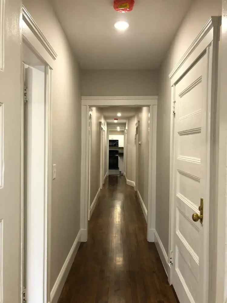 Rent Spacious Apartment Unit with 3.5 Bedrooms Near Porter Square