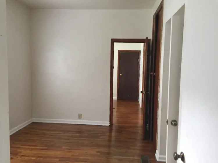 Rent Large 3 Bedroom Apartment Near Downtown with Private Feel